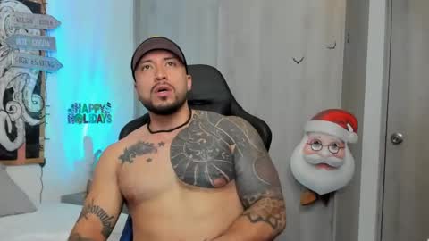 Snapshot of dave_max93 chatting on December 21, 4:46 pm DAVE MAX online show from December 21, 4:46 pm