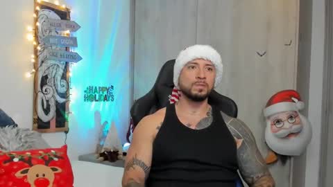 Snapshot of dave_max93 chatting on December 23, 6:16 pm DAVE MAX online show from December 23, 6:16 pm