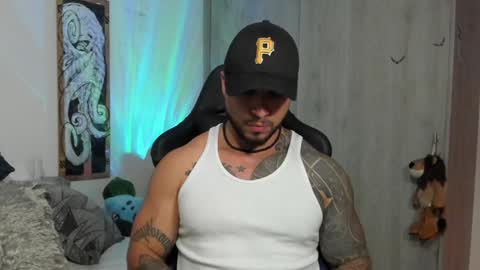 Snapshot of dave_max93 chatting on January 4, 3:07 am DAVE MAX online show from January 4, 3:07 am