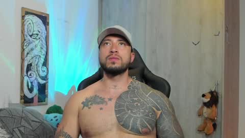 Snapshot of dave_max93 chatting on January 9, 3:15 am DAVE MAX online show from January 9, 3:15 am