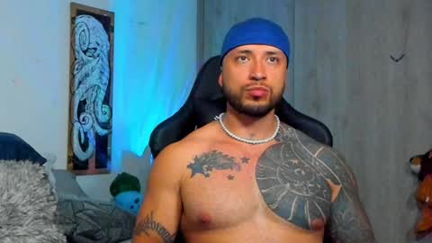 Snapshot of dave_max93 chatting on January 19, 2:25 am DAVE MAX online show from January 19, 2:25 am