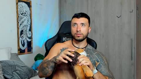 Snapshot of dave_max93 chatting on January 21, 2:54 am DAVE MAX online show from January 21, 2:54 am