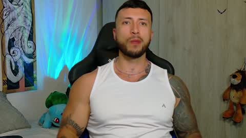 Snapshot of dave_max93 chatting on February 1, 3:08 am DAVE MAX online show from February 1, 3:08 am