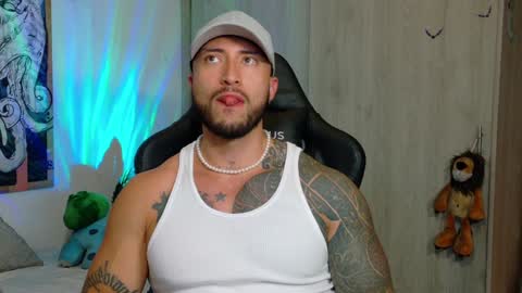 Snapshot of dave_max93 chatting on February 8, 2:58 am DAVE MAX online show from February 8, 2:58 am