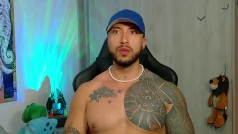 Snapshot of dave_max93 chatting on February 10, 3:42 pm DAVE MAX online show from February 10, 3:42 pm