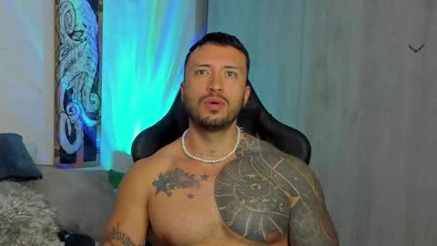 Snapshot of dave_max93 chatting on February 19, 5:49 pm DAVE MAX online show from February 19, 5:49 pm