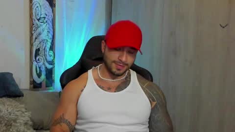 Snapshot of dave_max93 chatting on February 20, 4:28 am DAVE MAX online show from February 20, 4:28 am