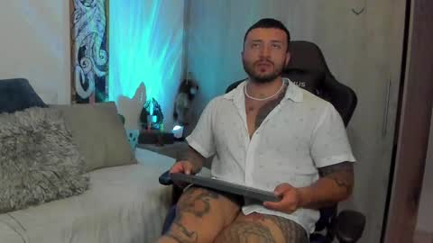 Snapshot of dave_max93 chatting on February 24, 2:30 am DAVE MAX online show from February 24, 2:30 am