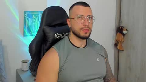 Snapshot of dave_max93 chatting on September 22, 1:18 am DAVE MAX online show from September 22, 1:18 am