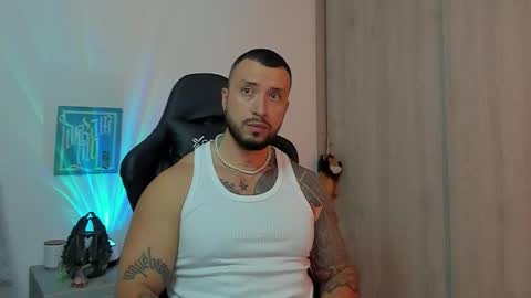 Snapshot of dave_max93 chatting on September 28, 11:43 pm DAVE MAX online show from September 28, 11:43 pm