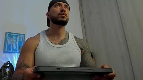 Snapshot of dave_max93 chatting on October 5, 7:34 pm DAVE MAX online show from October 5, 7:34 pm