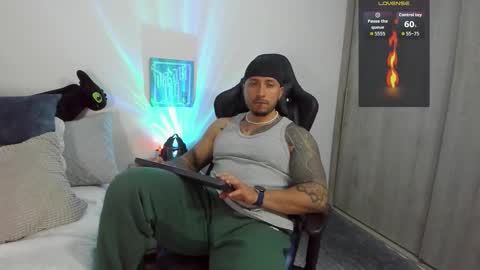 Snapshot of dave_max93 chatting on October 18, 2:03 am DAVE MAX online show from October 18, 2:03 am