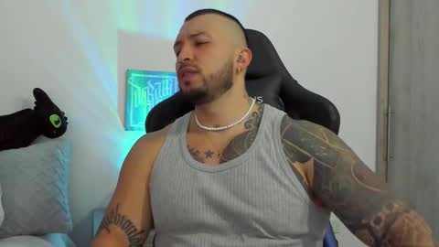 Snapshot of dave_max93 chatting on October 28, 11:07 pm DAVE MAX online show from October 28, 11:07 pm