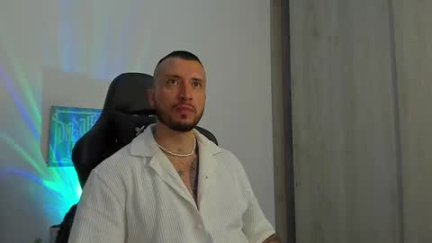 Snapshot of dave_max93 chatting on October 31, 1:06 am DAVE MAX online show from October 31, 1:06 am