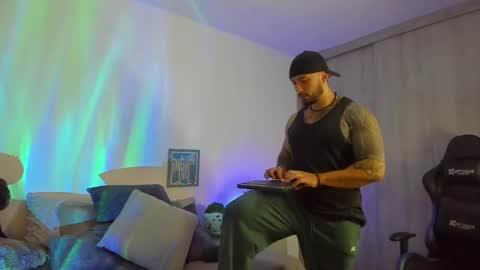 Snapshot of dave_max93 chatting on November 7, 3:50 am DAVE MAX online show from November 7, 3:50 am