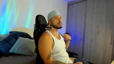 Snapshot of dave_max93 chatting on November 10, 3:16 am DAVE MAX online show from November 10, 3:16 am