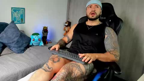 Snapshot of dave_max93 chatting on November 16, 2:44 pm DAVE MAX online show from November 16, 2:44 pm