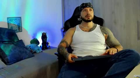 Snapshot of dave_max93 chatting on November 23, 3:06 am DAVE MAX online show from November 23, 3:06 am