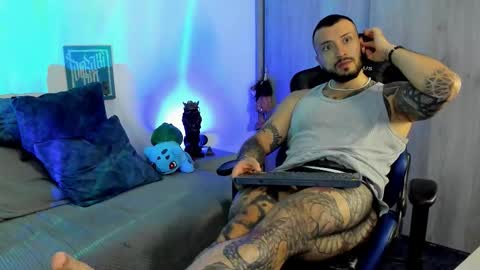 Snapshot of dave_max93 chatting on November 24, 10:26 am DAVE MAX online show from November 24, 10:26 am