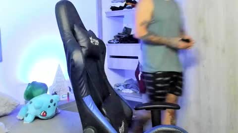 Snapshot of dave_max93 chatting on November 28, 10:07 am DAVE MAX online show from November 28, 10:07 am