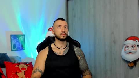 Snapshot of dave_max93 chatting on December 4, 9:51 am DAVE MAX online show from December 4, 9:51 am