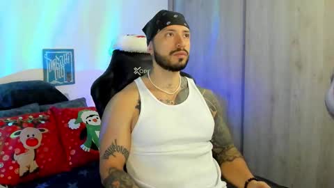 Snapshot of dave_max93 chatting on December 19, 12:34 pm DAVE MAX online show from December 19, 12:34 pm