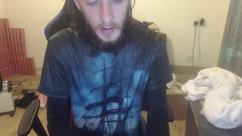 Snapshot of daver281197 chatting on January 18, 9:34 pm dave online show from January 18, 9:34 pm