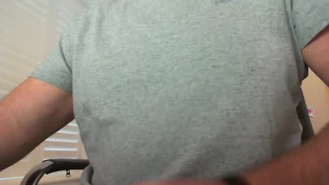 Snapshot of davesu12345 chatting on October 22, 6:35 am davesu12345 online show from October 22, 6:35 am