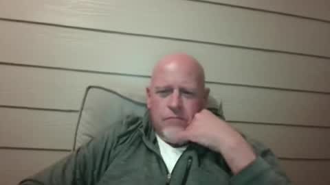 Snapshot of davetbennett7171 chatting on November 7, 4:23 am davetbennett7171 online show from November 7, 4:23 am