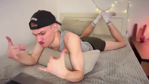 Snapshot of davey_ebash chatting on March 7, 8:11 pm Davey online show from March 7, 8:11 pm