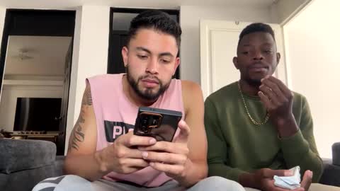 Snapshot of davgostoso chatting on March 10, 8:34 pm Dave y Salvatore online show from March 10, 8:34 pm