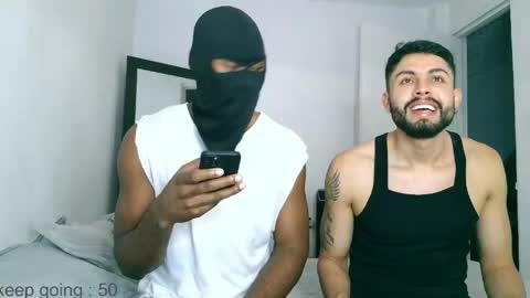 Snapshot of davgostoso chatting on May 21, 12:34 pm Dave y Salvatore online show from May 21, 12:34 pm