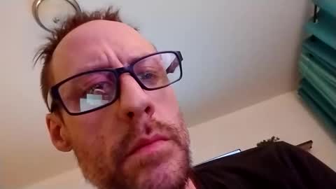 david1982yesyes online show from April 1, 3:07 am