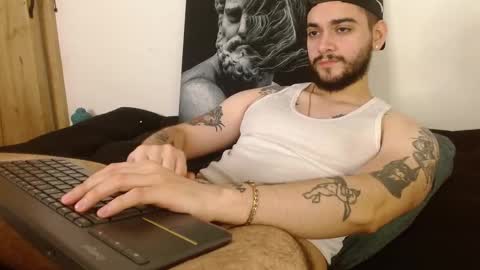 Twitter davidsanctum online show from January 16, 6:17 am