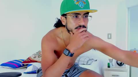 Hey im David that loves to explore and speak their fantasies. Very open talktative and nice. Feel free to chat with me online show from December 17, 1:06 pm