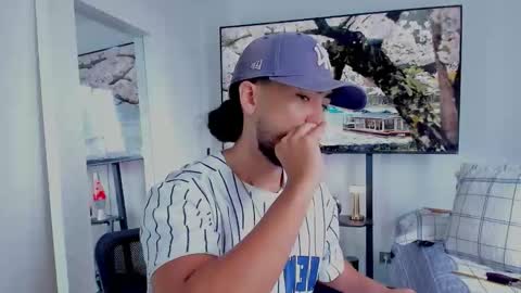 Hey im David that loves to explore and speak their fantasies. Very open talktative and nice. Feel free to chat with me online show from March 12, 3:07 pm