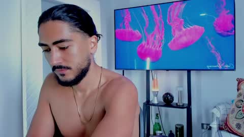 Snapshot of david_johnson372 chatting on May 7, 12:21 pm Hey im David that loves to explore and speak their fantasies. Very open talktative and nice. Feel free to chat with me online show from May 7, 12:21 pm