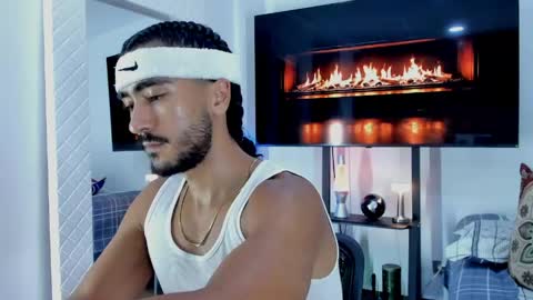 Snapshot of david_johnson372 chatting on May 24, 1:10 am Hey im David that loves to explore and speak their fantasies. Very open talktative and nice. Feel free to chat with me online show from May 24, 1:10 am