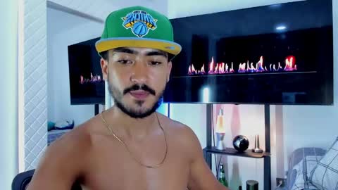 Snapshot of david_johnson372 chatting on June 1, 12:56 am Hey im David that loves to explore and speak their fantasies. Very open talktative and nice. Feel free to chat with me online show from June 1, 12:56 am