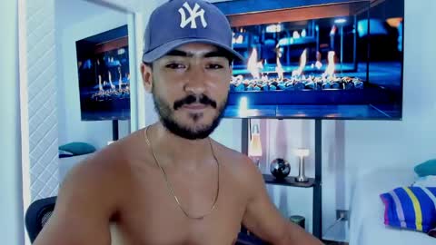Snapshot of david_johnson372 chatting on June 6, 12:27 am Hey im David that loves to explore and speak their fantasies. Very open talktative and nice. Feel free to chat with me online show from June 6, 12:27 am