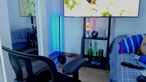 Snapshot of david_johnson372 chatting on June 13, 10:57 am Hey im David that loves to explore and speak their fantasies. Very open talktative and nice. Feel free to chat with me online show from June 13, 10:57 am