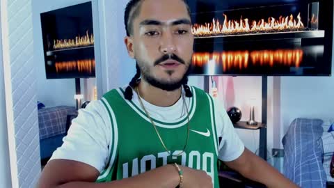Snapshot of david_johnson372 chatting on June 30, 12:22 am Hey im David that loves to explore and speak their fantasies. Very open talktative and nice. Feel free to chat with me online show from June 30, 12:22 am