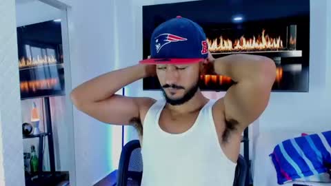 Snapshot of david_johnson372 chatting on July 19, 10:57 pm Hey im David that loves to explore and speak their fantasies. Very open talktative and nice. Feel free to chat with me online show from July 19, 10:57 pm