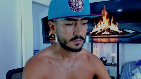 Snapshot of david_johnson372 chatting on July 28, 11:17 am Hey im David that loves to explore and speak their fantasies. Very open talktative and nice. Feel free to chat with me online show from July 28, 11:17 am