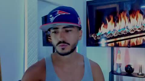 Snapshot of david_johnson372 chatting on July 30, 12:20 am Hey im David that loves to explore and speak their fantasies. Very open talktative and nice. Feel free to chat with me online show from July 30, 12:20 am