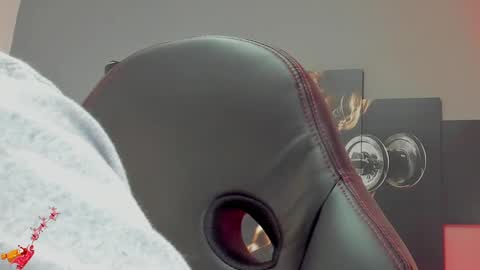 Snapshot of david_jons7 chatting on December 28, 3:15 am David Jons online show from December 28, 3:15 am