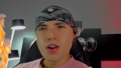 Snapshot of david_jons7 chatting on January 29, 3:44 am David Jons online show from January 29, 3:44 am