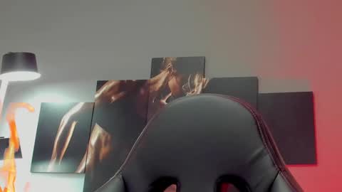 Snapshot of david_jons7 chatting on March 1, 3:53 am David Jons online show from March 1, 3:53 am