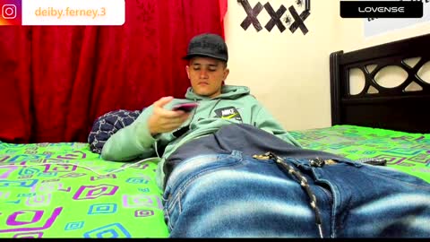 Snapshot of david_latin666_ chatting on December 13, 6:10 am David online show from December 13, 6:10 am