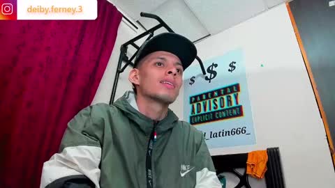 Snapshot of david_latin666_ chatting on March 7, 12:26 am David online show from March 7, 12:26 am